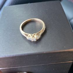 Diamond Gold Ring For Sale!