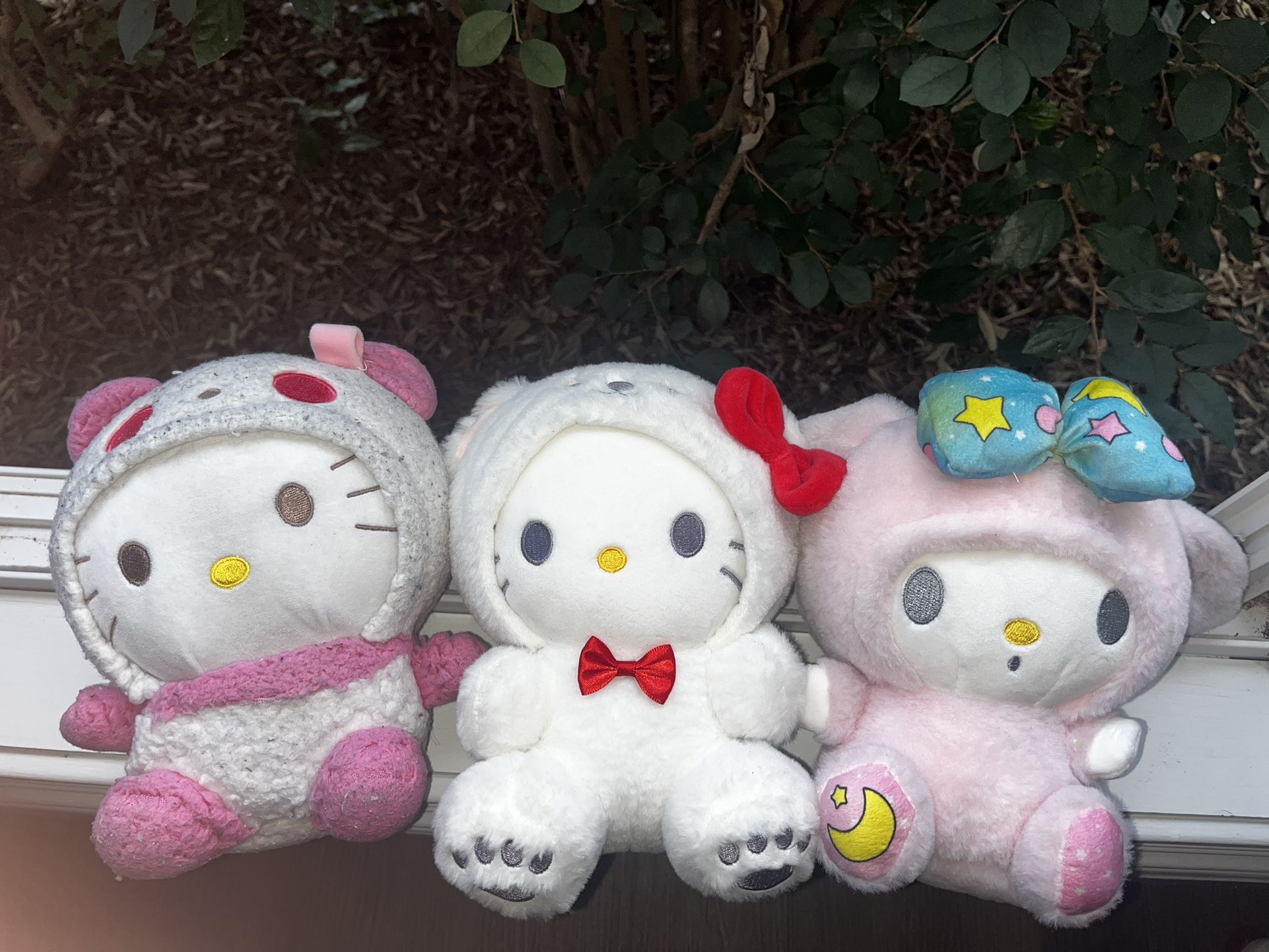 Very cute and unique sanrio plushies!!π