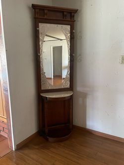 Antique  coat/hat rack with mirror