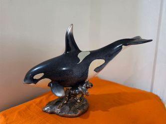 Vintage/Decorative Orca Killer Whale Sculpture Figurine on Wave Base (16")