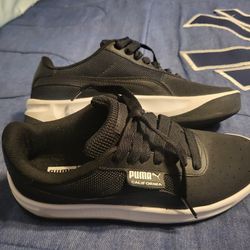 **LIGHTLY USED** PUMA CALIFORNIA