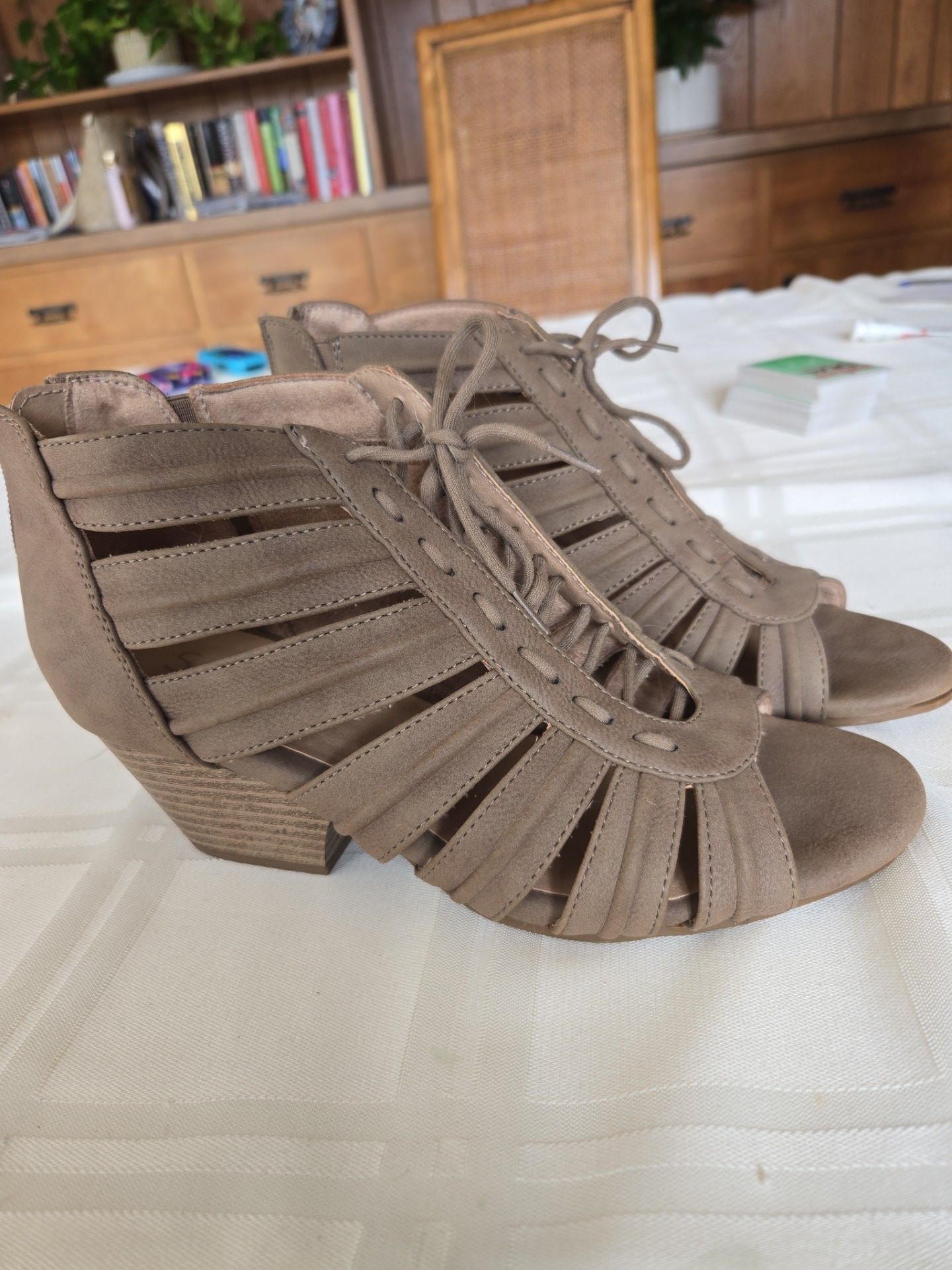 Women's Size 6.5 Open Toe Sandals