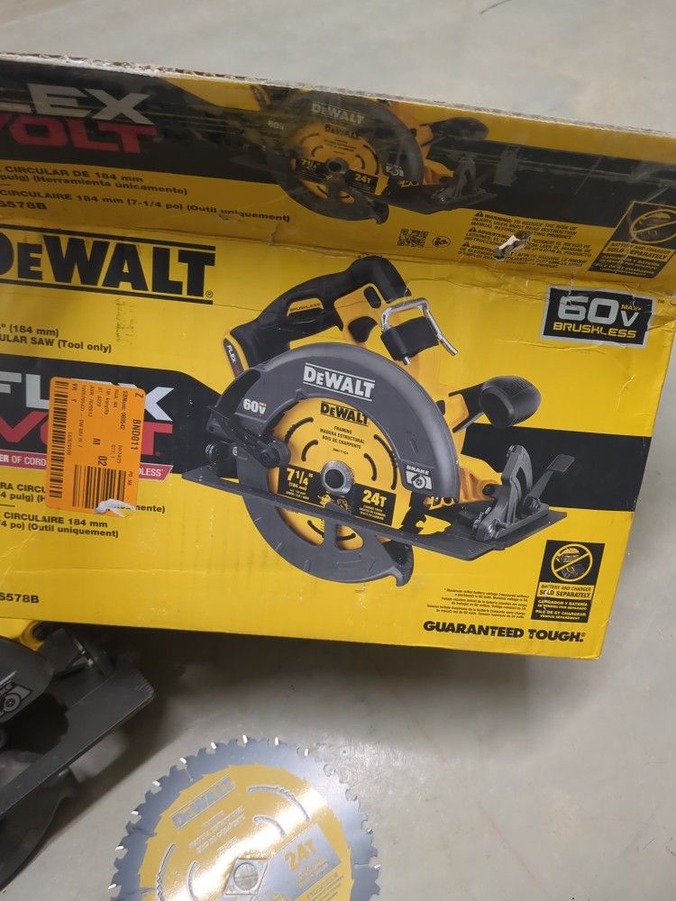 DEWALT
FLEXVOLT 60V MAX Cordless Brushless 7-1/4 in. Circular Saw with Brake (Tool Only)