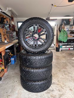 20 Inch rims with 33in Nitto Grapplers