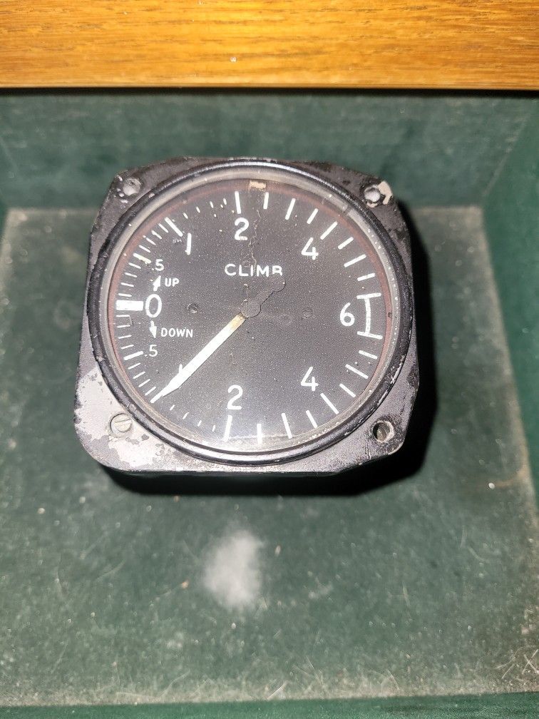 PIONEER INSTRUMENT RATE OF CLIMB INDICATOR