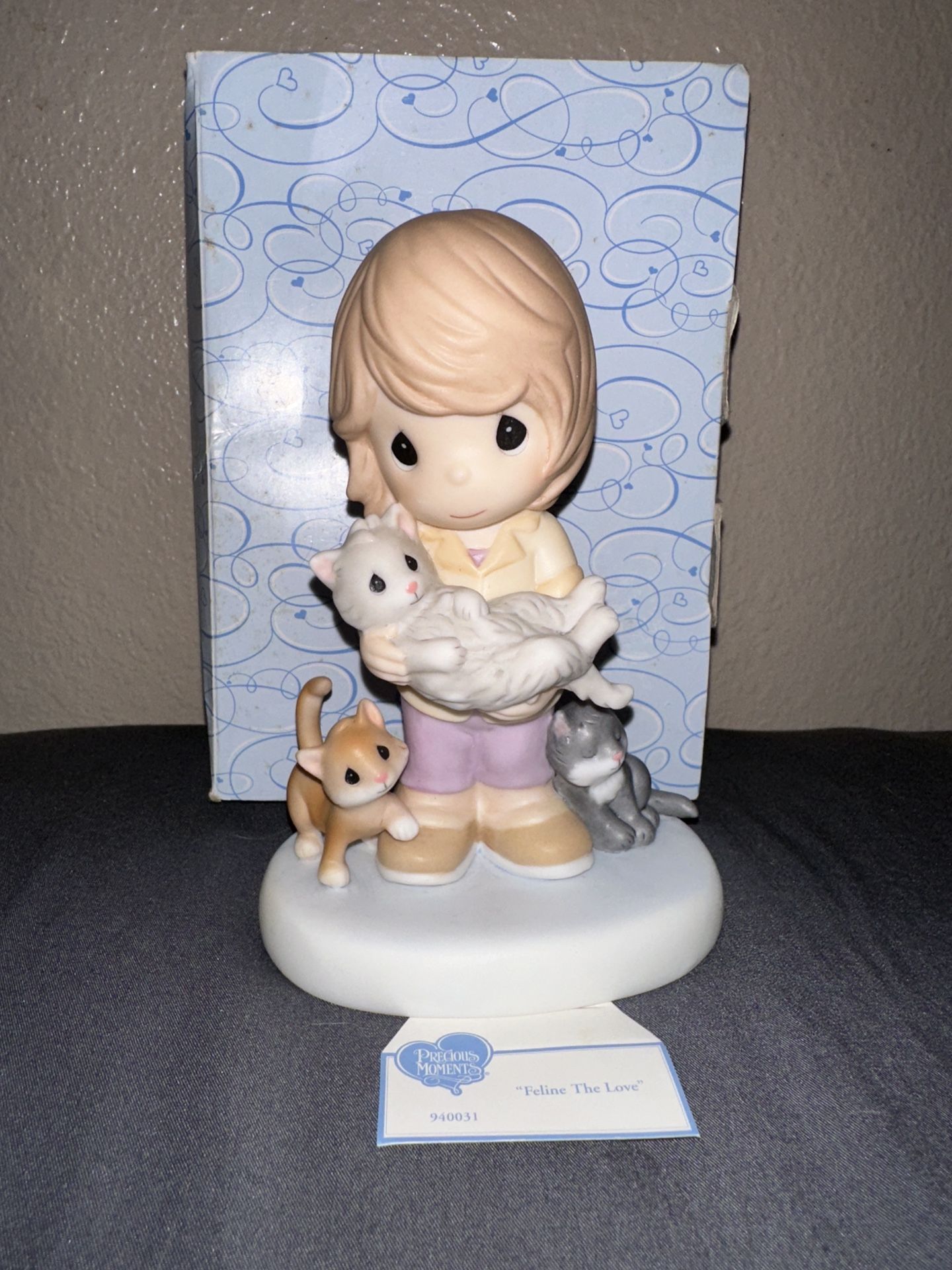 EXT Rare 2009 Enesco Precious Moments FELINE THE LOVE Cats Girl Figurine HTF