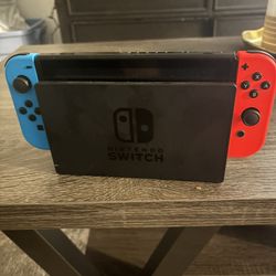 Nintendo Switch 