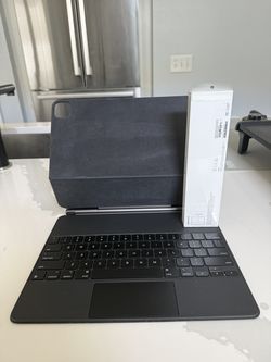 Apple Ipad Magic Pro Keyboard  & Apple 2nd Generation Pencil Bundle