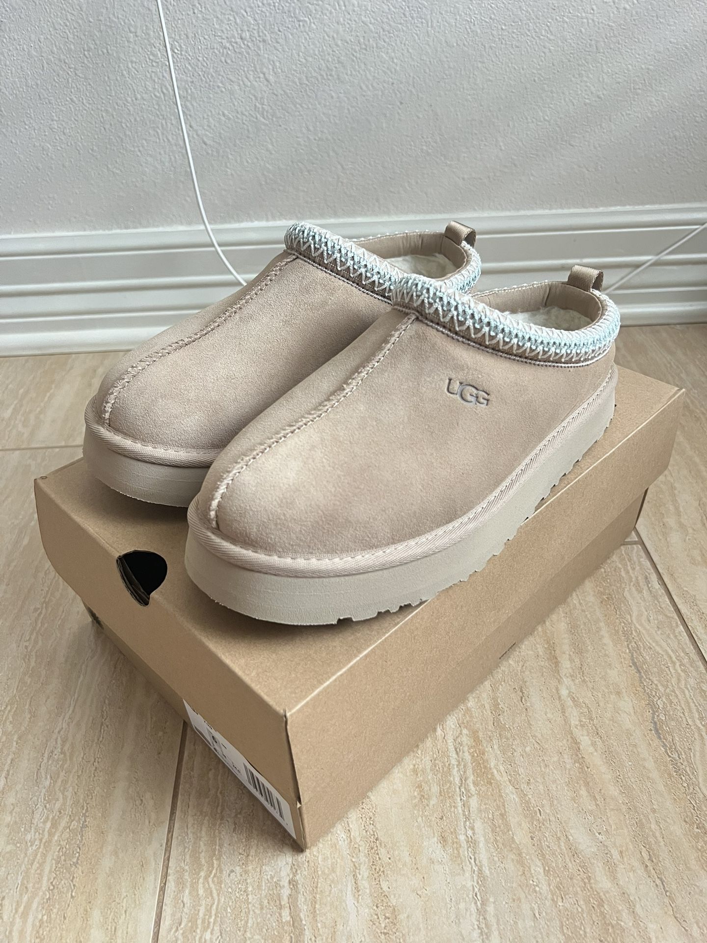 UGG Tazz Slipper ‘Sand’ GS Size 6y