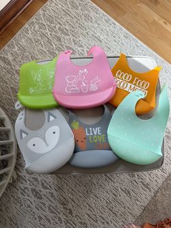 Six Silicone Bibs
