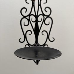 Elegant Black Iron Wall Candle Sconce – Decorative Scroll Design