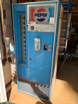 Pepsi bottle vending machine - fully functioning