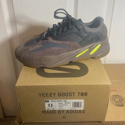 Yeezy Boost 700 Mauve sz. 11