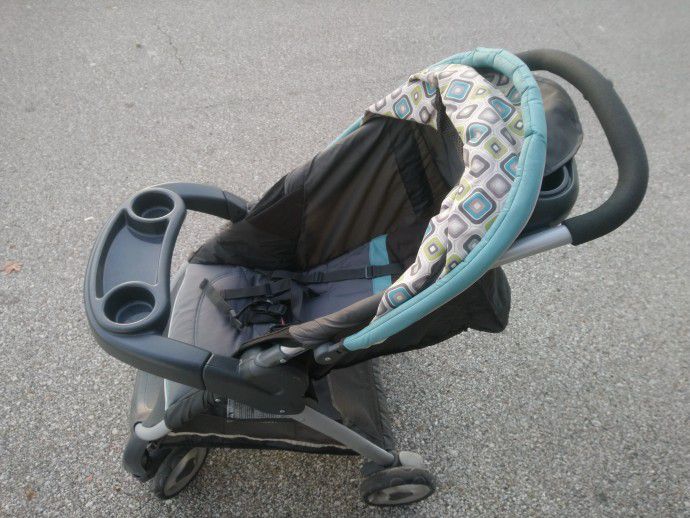 Graco click connect infant car seat with base and Stroller