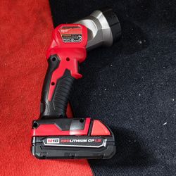 Milwaukee m18 worklight with battery
