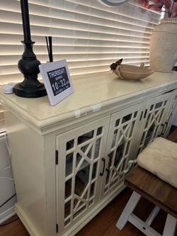 Dining console