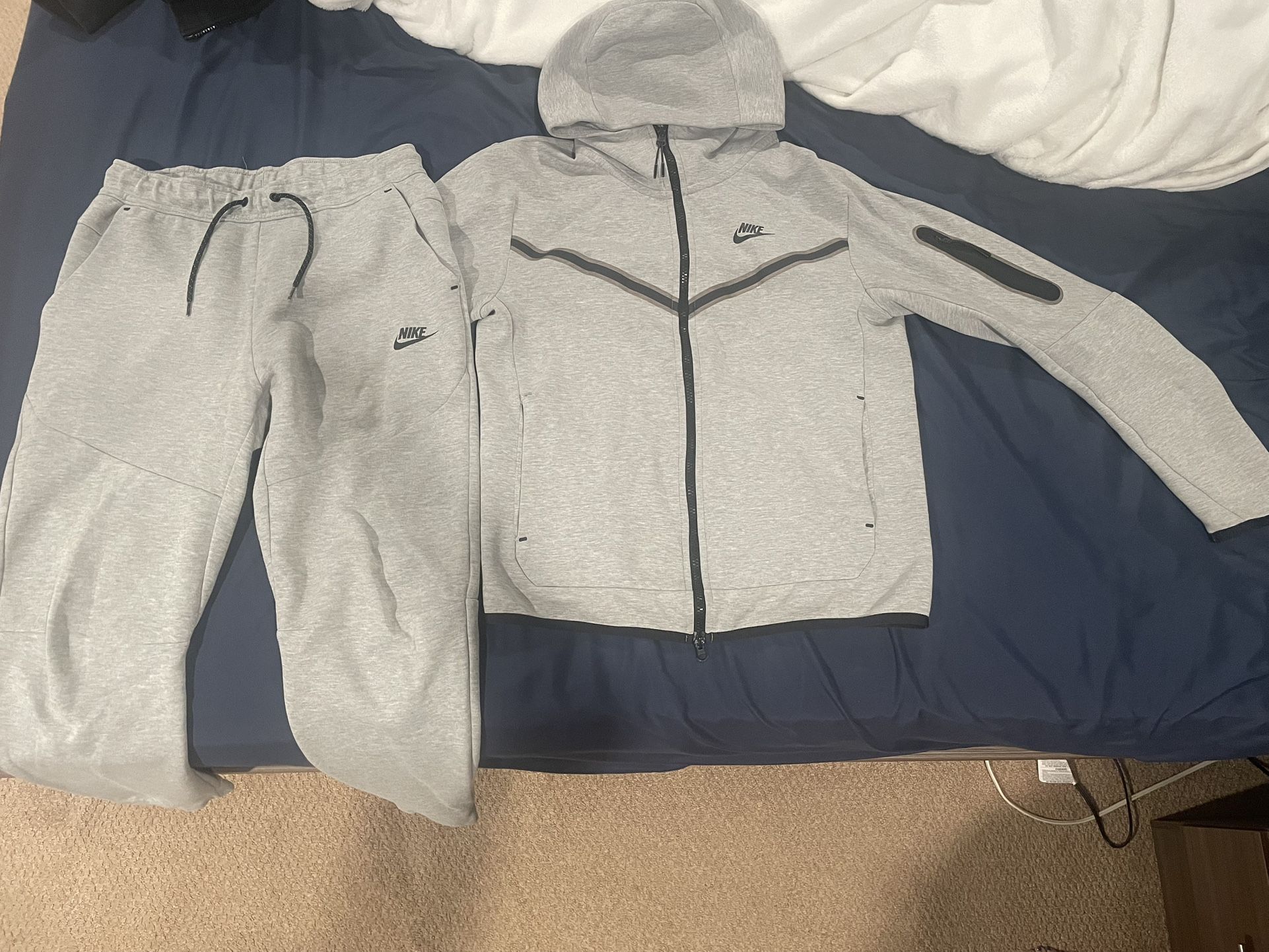 Men’s Nike Tech Track Suit Set