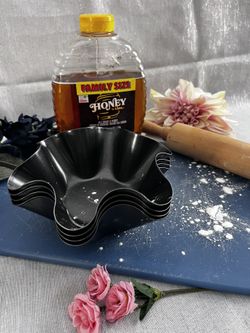 Set of 4 Nonstick Wavy Baking Pans 🌊 Fluted Cake Molds