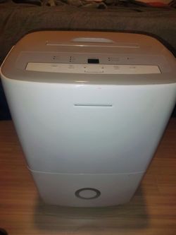 Frigidaire 70-Pint Dehumidifier (FFAD7033R1A) – Excellent Condition!
