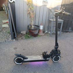 Ecoroad ES6 EScooter And More Parts.