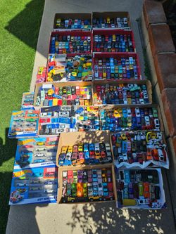 Loose Hot Wheels Diecast Cars (VALENCIA) $1 EACH