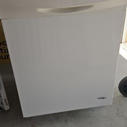 White Amana Dishwasher