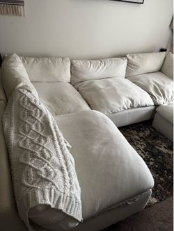 $500 OBO  - White/Cream Sectional sofa