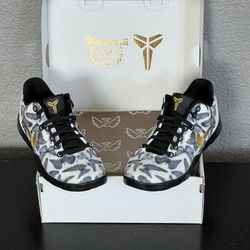 Nike Kobe  8 Protro Mambacita (Size 3y=4.5 Women)