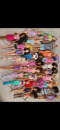 Barbies/Dolls/Barbie houses