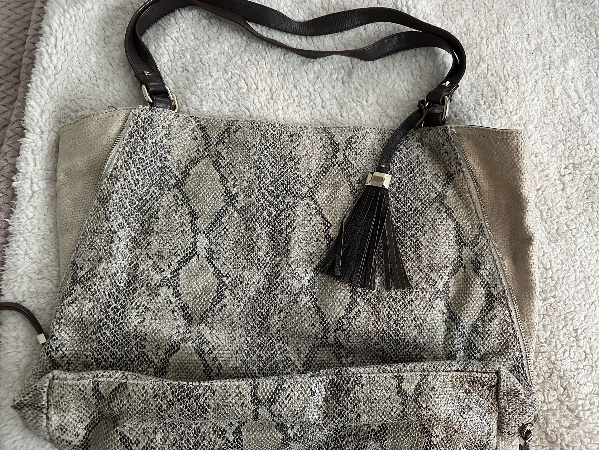 BRAND NEW~Stella & Dot Snake print tote/handbag