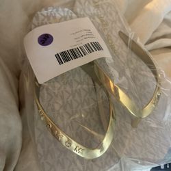 New In Sealed Bag Michael Kors Vanilla Gold Monogram Flip Flops Size 8 