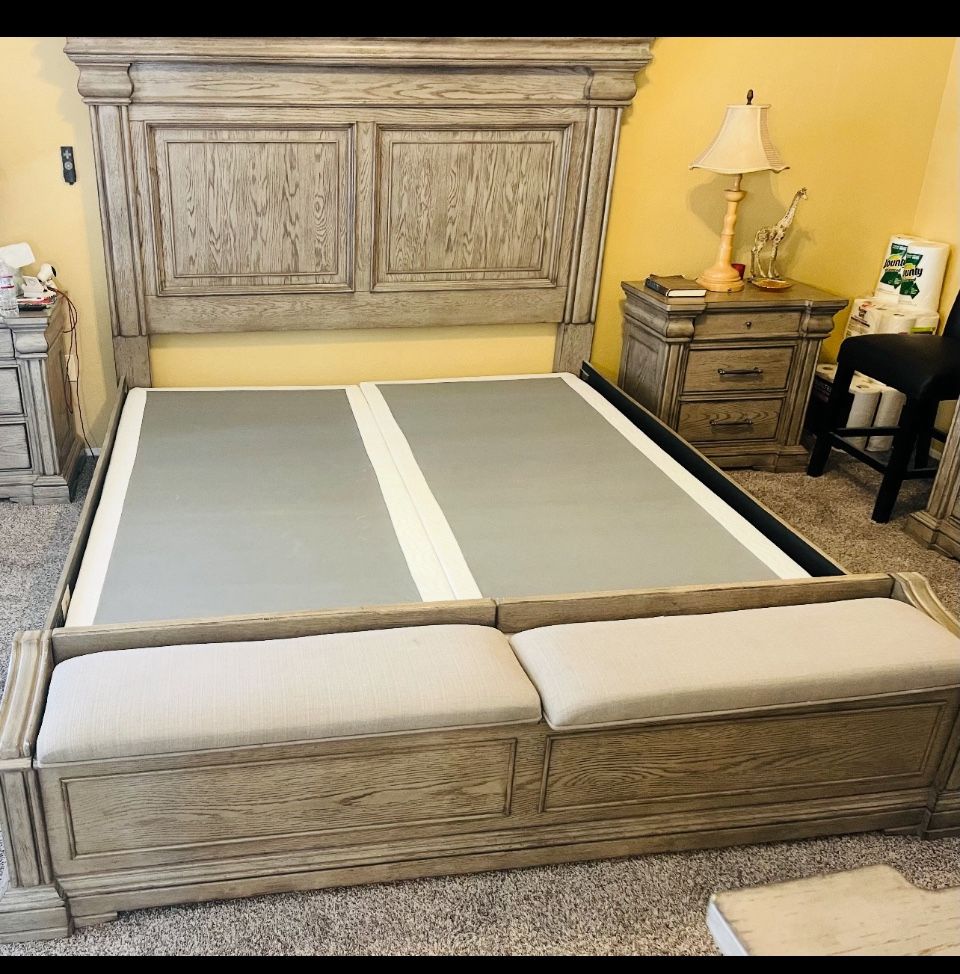 Selling a PULASKI - MADISON RIDGE KING PANEL BED WITH BLANKET CHEST FOOTBOARD IN HERITAGE TAUPE