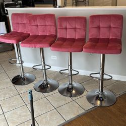4 Bar Stools 