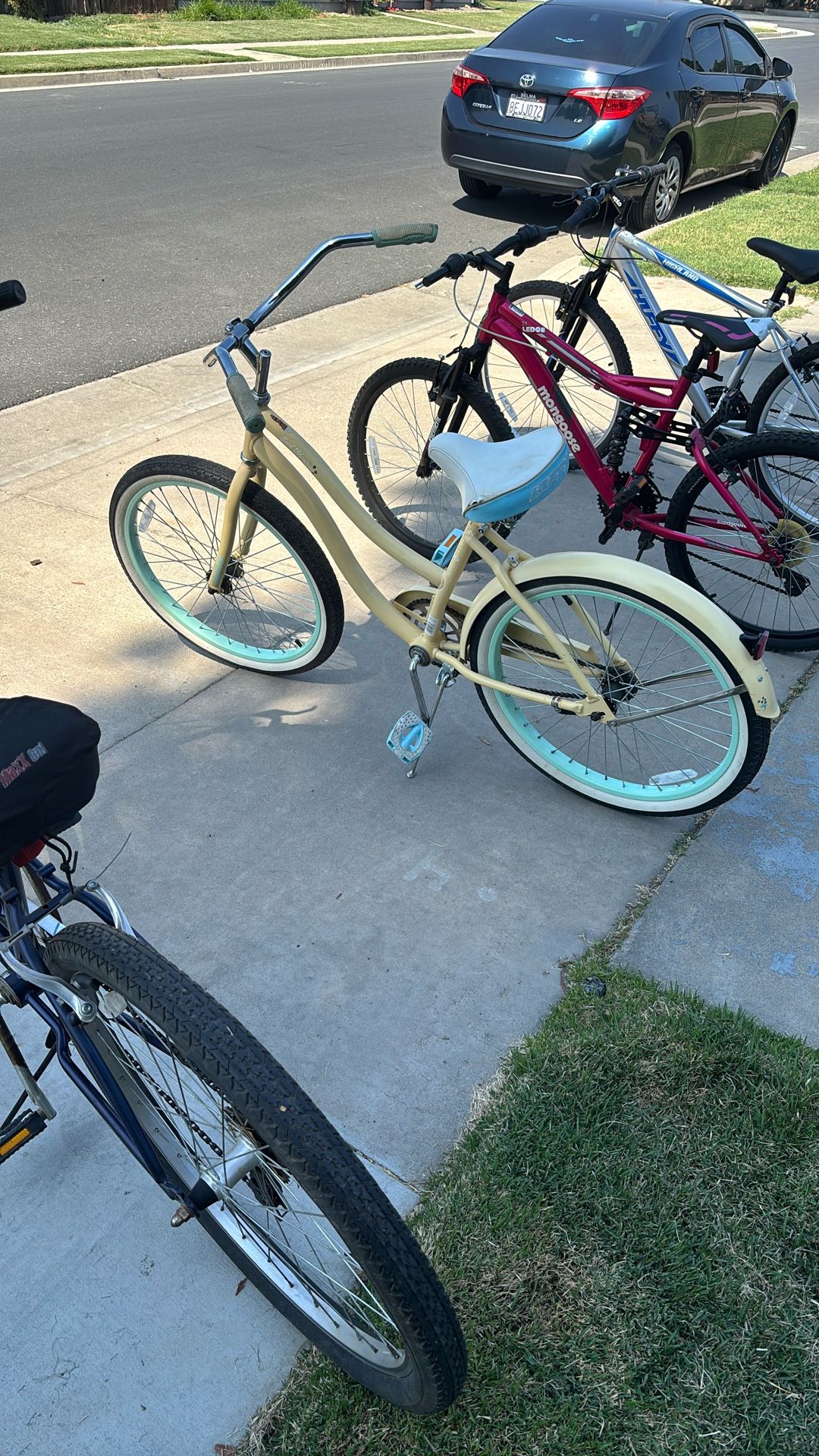 Bikes Kent Bay Side. Beach Cruiser for sale send me a message for prices