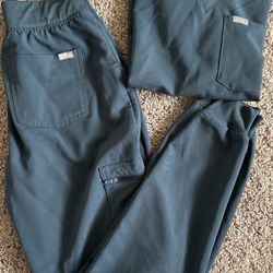 Figs Scrub Set