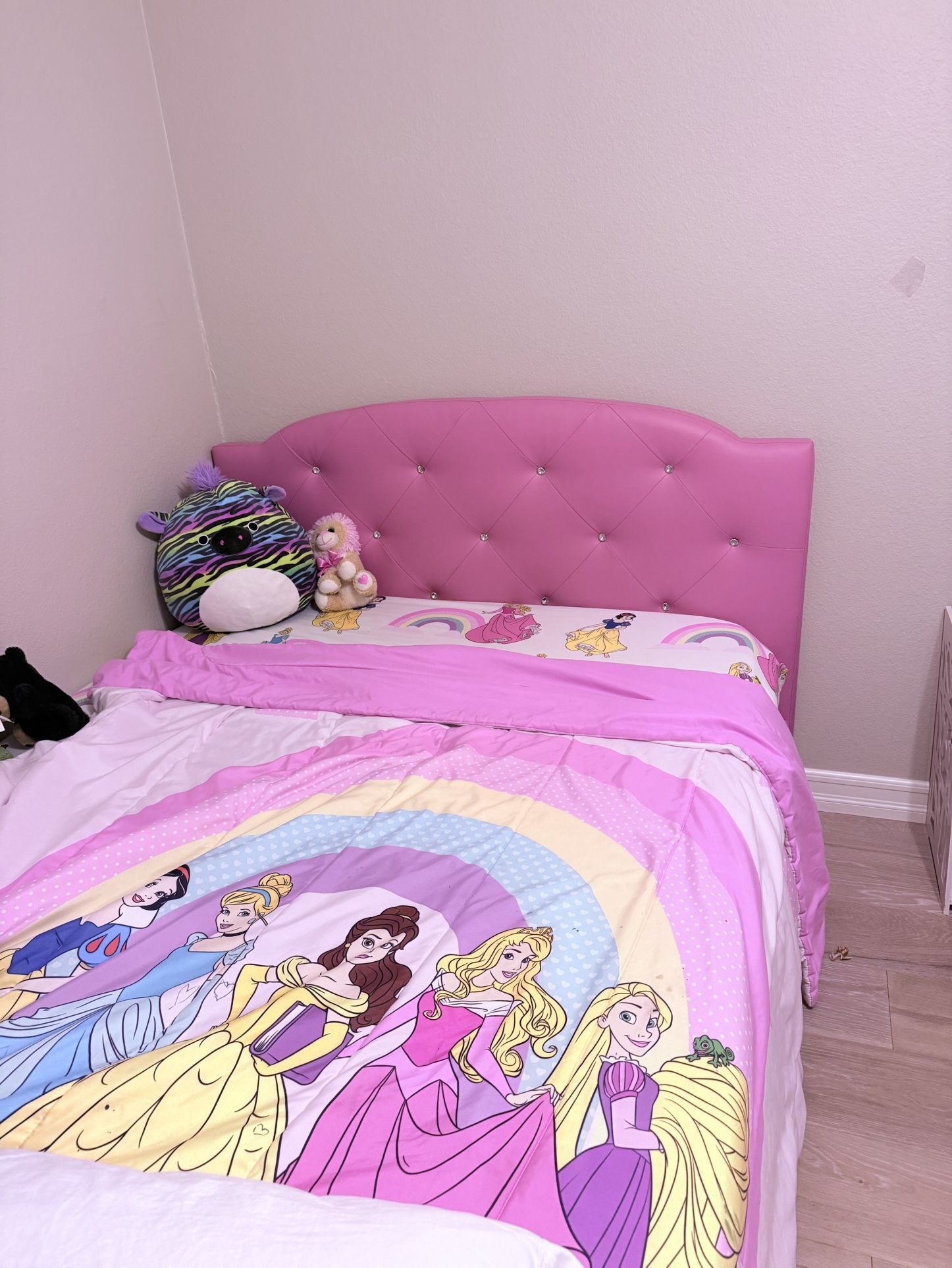 Girls Princess Bed- Full Size Mattress Included