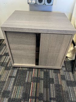 2 nightstands/ Italian design