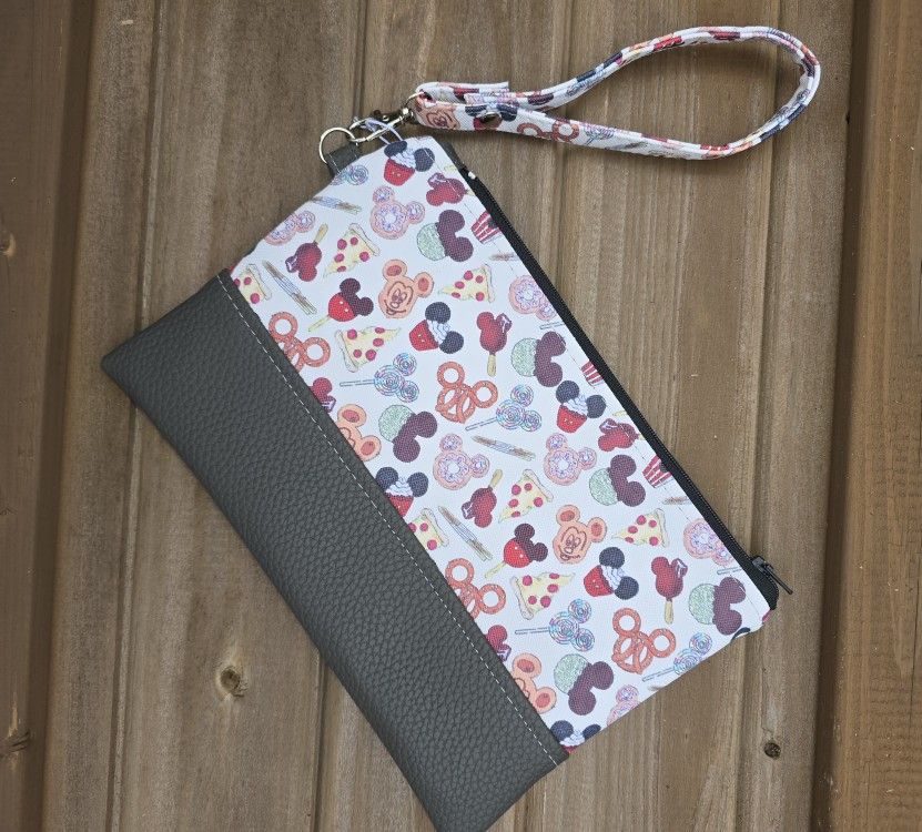Wristlet