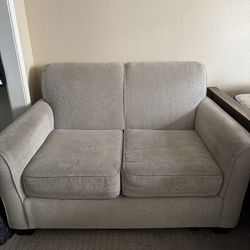 2 seater pull out couch