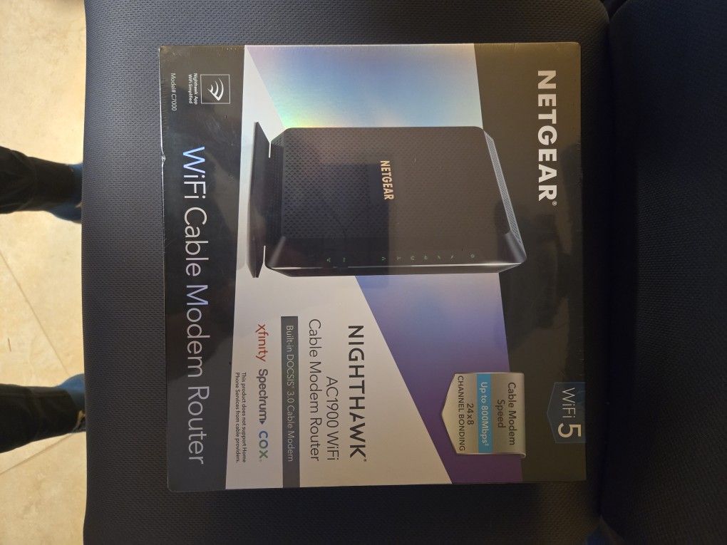 Netgear NIGHTHAWK AC1900 WIFI CABLE MODEM ROUTER