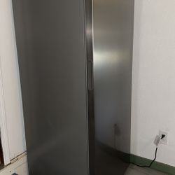 16 cu. ft. Auto Defrost Garage Ready Upright Freezer in Fingerprint-Resistant Stainless Look