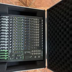 Mackie 16 Channel Mixer