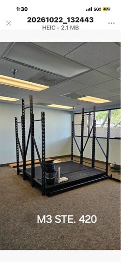Squat rack