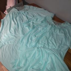 Shadowline Size Medium Mint Green Silky Lace Nightgown And Robe With A Pocket