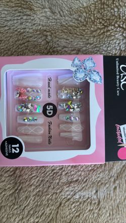 5D press on nails