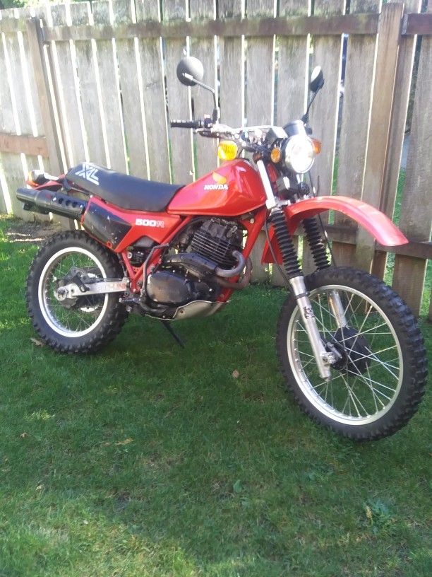 Photo 1982 Honda XL500R endruo motorcycle runs great with title no trades and wont respond to lowballers