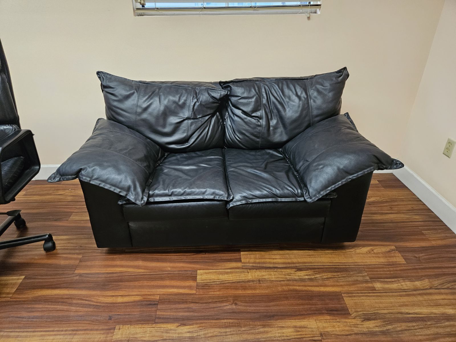 Office Furniture Almost New Pure Leather