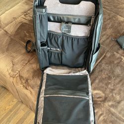 Nomatic Backpack 20L Expands 24L Version 2