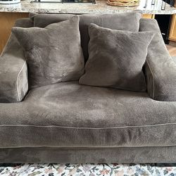 Loveseat W/Ottoman 