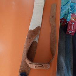 GUITAR STRAP.  GOOD CONDITION.  